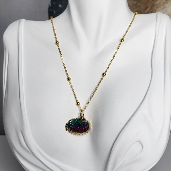 Colorful Shell pendant Necklace - Picture 4 of 4